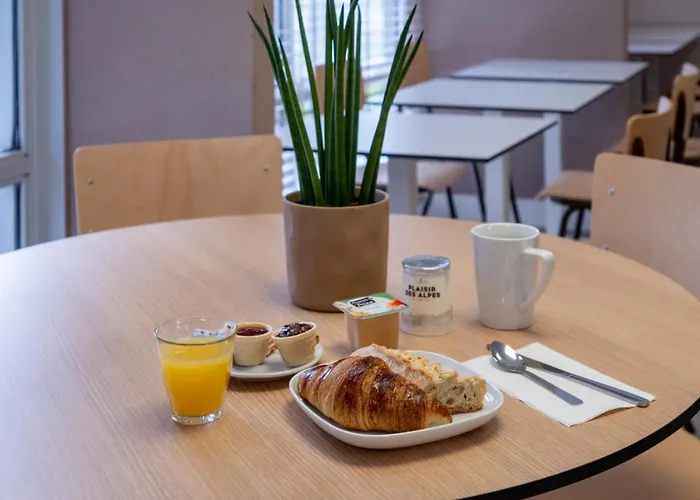 比亚里茨普瑞米尔经典酒店 2*